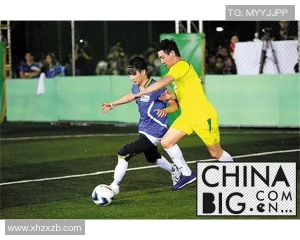 足球明星秀恩爱接吻瞬间盘点甜蜜时刻引发热议与粉丝互动